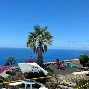 https://aprtamento-rural-vistas-al-mar-el-hierro.in-canary-islands.com